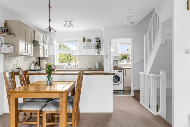 93, Carvers Croft, Knebworth photo 4