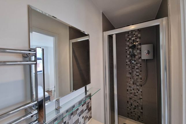 Flat 49 Clayford House, Hampden Road, London photo 5