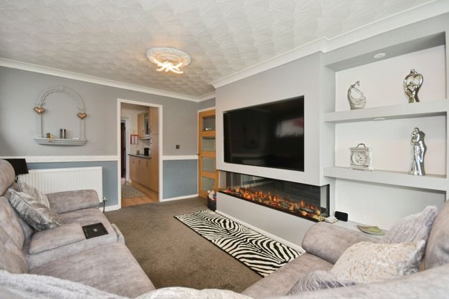 13, Lodge Walk,, Chesterfield photo 3