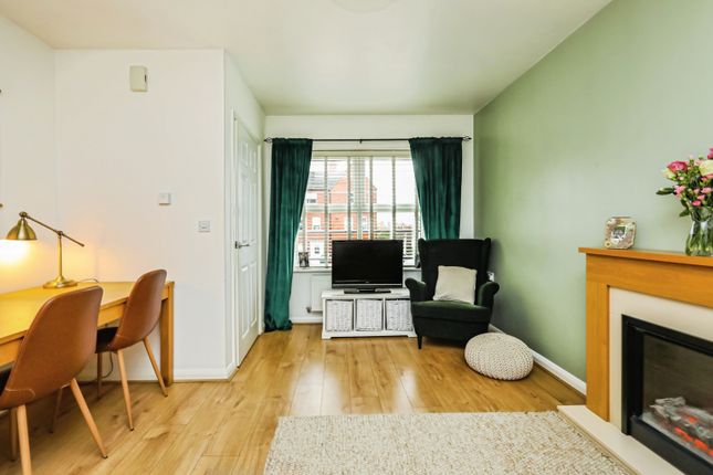 18, Marshalls Rise, Gainsborough photo 2