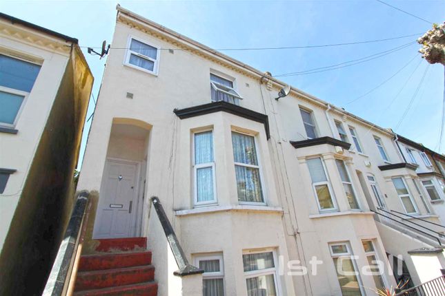 1-bed flat on 21b, Hartington Road, Southend On Sea, £150,000