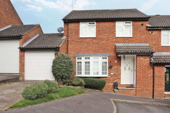 Semi-detached house for sale in High View, Markyate, St. Albans