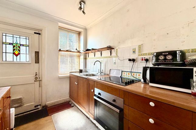 72, Curzon Street, Calne photo 3