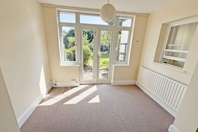 99, Catesby Road, Rugby photo 5