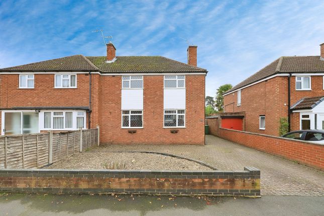 3-bed semi-detached on 20, Francis Road, Stourport-On-Severn, £250,000