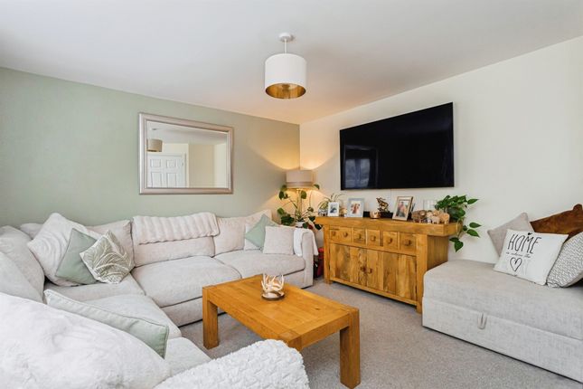 111, Icarus Avenue, Burgess Hill photo 4