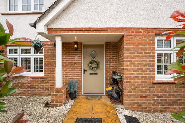 6, Jones Close, Salisbury photo 2