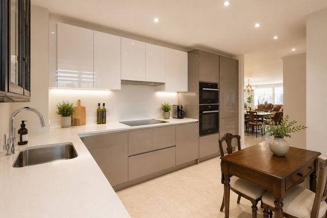 17 Lancaster House, Marlborough Drive, Bushey photo 3