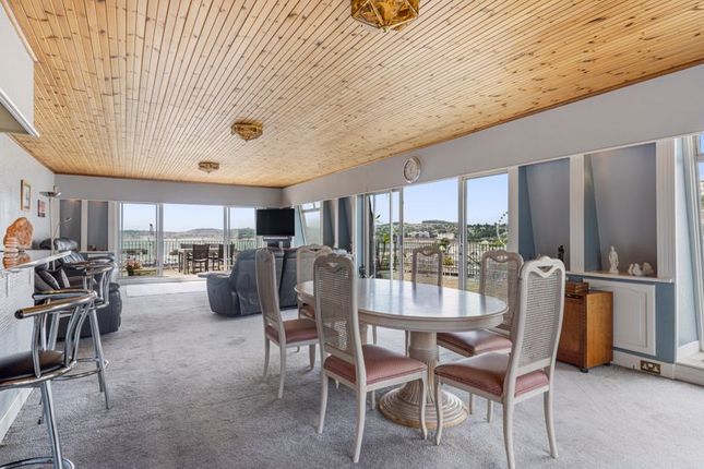 The Penthouse, Queens Quay, Victoria Parade, Torquay photo 3