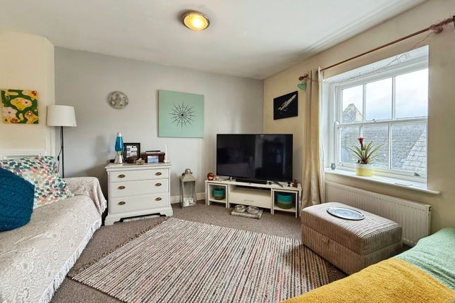 Flat 2, Regis House, Lyme Street, Axminster photo 4