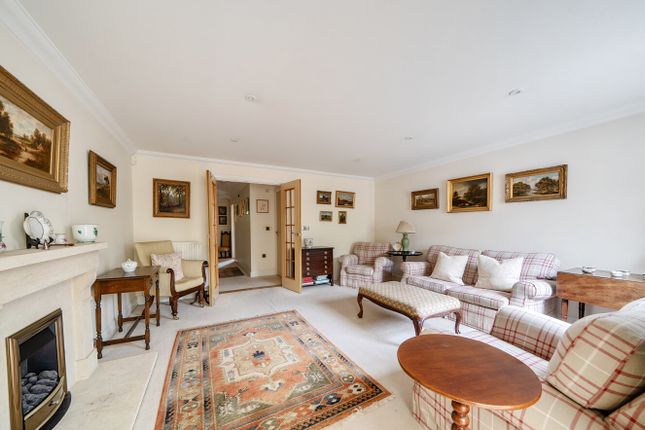 7 Nightingale Place,, Grayswood Road, Surrey photo 2