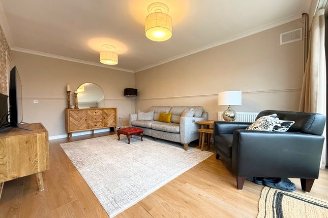 27, Thorpe Avenue, Burntwood photo 2