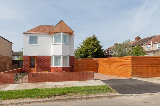 Wade House, 2B, Salcombe Way, Ruislip photo 3