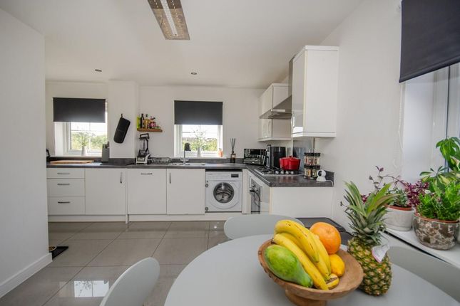 27, Forgetmenot Way, Lyde Green photo 3