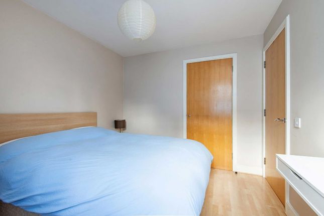 Flat for sale in Furnival Street, London