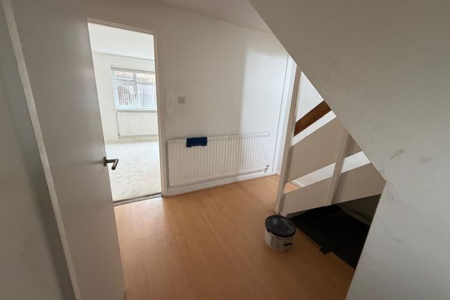 4 Lombardy Rise, Leicester photo 2