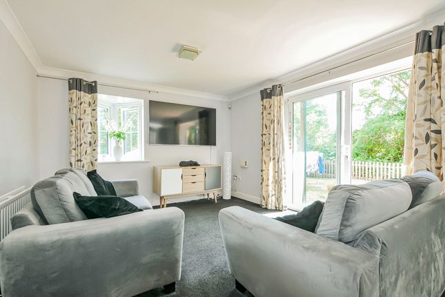 2, Dickens Place, Colnbrook photo 2