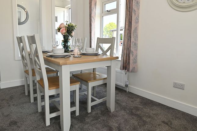 19, Western Avenue, Chertsey photo 4