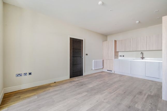 Woodlands, Apartment 1,, Juniper Gardens, Hampshire photo 3