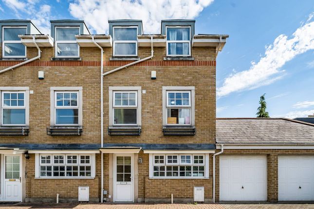 Property for sale in Lion Gate Mews, Wandsworth, London