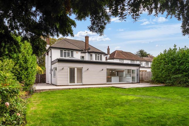 11, Fiddicroft Avenue, Banstead photo 4