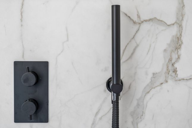 6, 42, Lynton Road, Acton photo 4