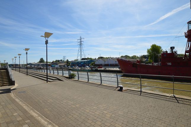 263, Quayside Drive, Colchester photo 2
