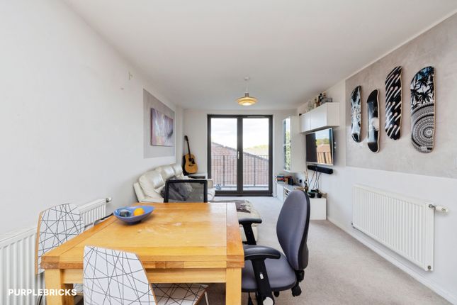 13/Evan House, 8 Exeter Road, London photo 4
