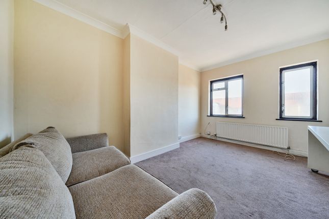 Flat for sale in Kingsbury Road, London