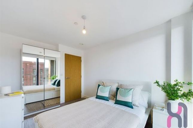 1004 The Landmark, 30 Oldfield Road, Manchester photo 3