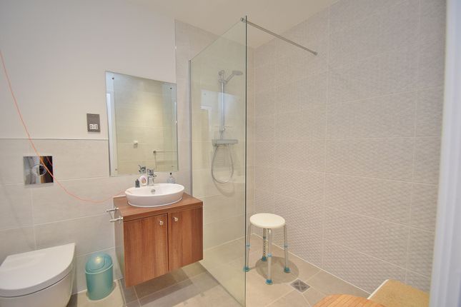 48 Eaves Court The Retreat, Princes Risborough photo 5