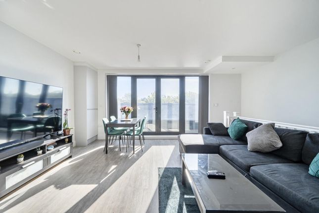 Flat 18, Trinity Court, Pinner photo 4