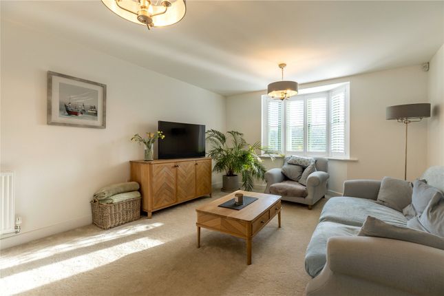 17, Clappen Close, Gloucestershire photo 2