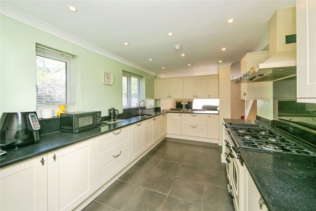 5, Maes Y Gwenith, Llandudno photo 4
