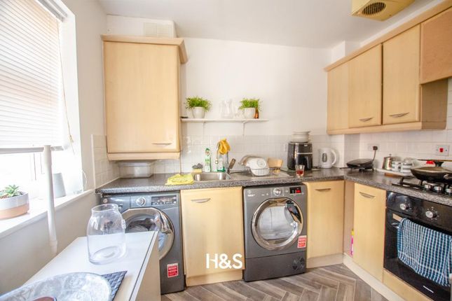 50 Ratcliffe Avenue - Kitchen..Jpg