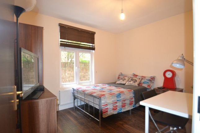 Thumbnail Room to rent in Hermitage Road, London