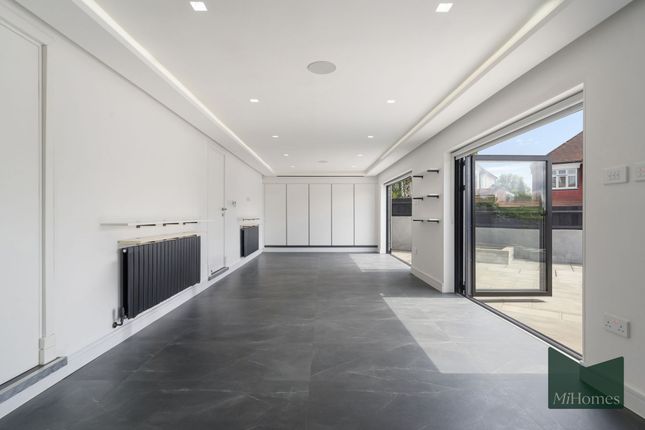 1, Forestdale, London photo 4