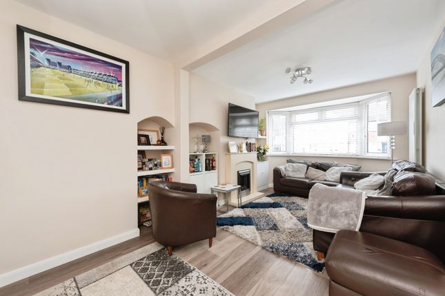 178, Kingshill Avenue, Worcester Park photo 3