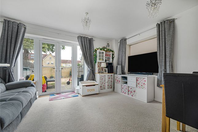 49, Martin Drive, Dartford photo 2