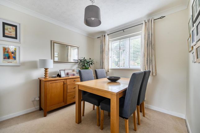 8, Birch Grove, Boyatt Wood photo 4