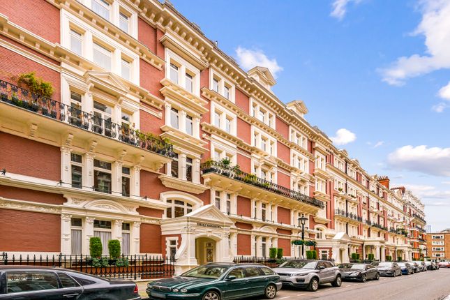 Flat for sale in Carlisle Mansions, Carlisle Place