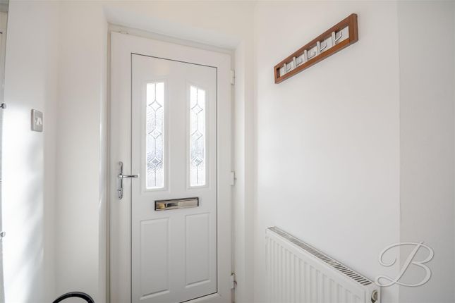 Swalebank Close, Chesterfield photo 4