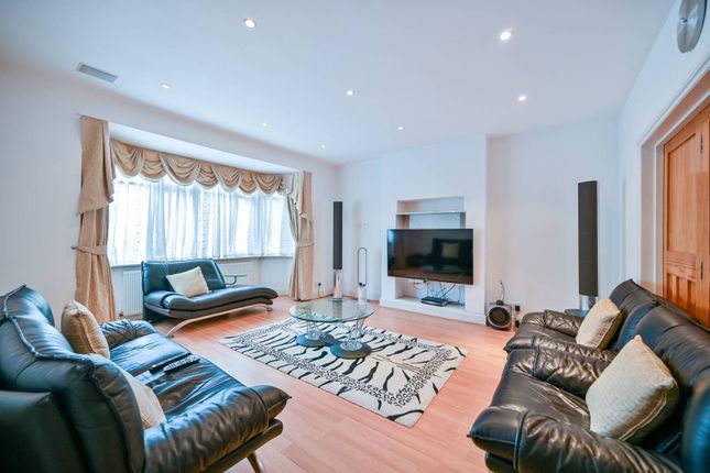 Thumbnail Property for sale in Lampton Road, Hounslow