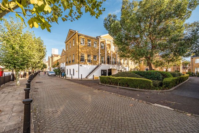Thumbnail Flat for sale in Sophia Square, Rotherhithe