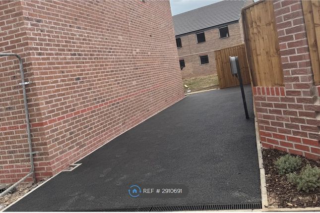 Sycamore Drive, Earls Park Holmeswood, Chesterfield photo 4