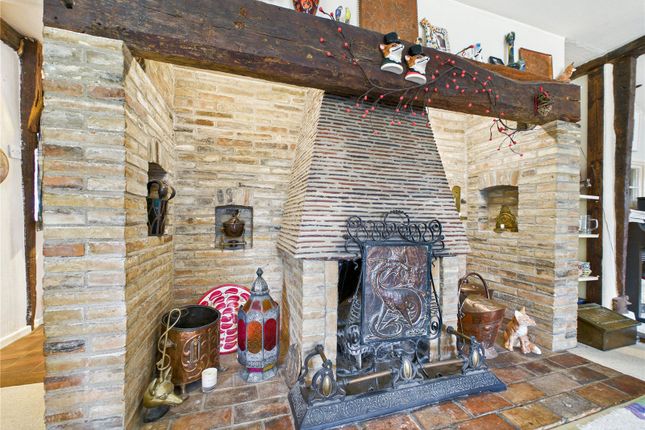 Weavers Cottage,, Mill Lane, Halstead photo 3