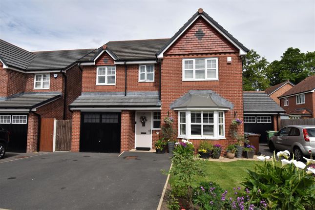 4 bed property for sale in Larkmead, Tyldesley, Manchester M29