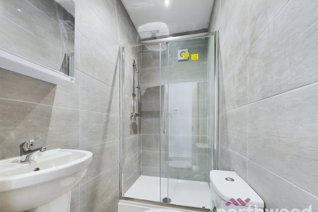 Flat 4, 26, Swinley Road, Wigan photo 3