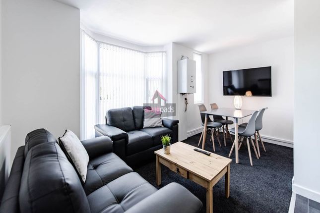 Bright Open-Plan Living Room With Comfortable Leat...