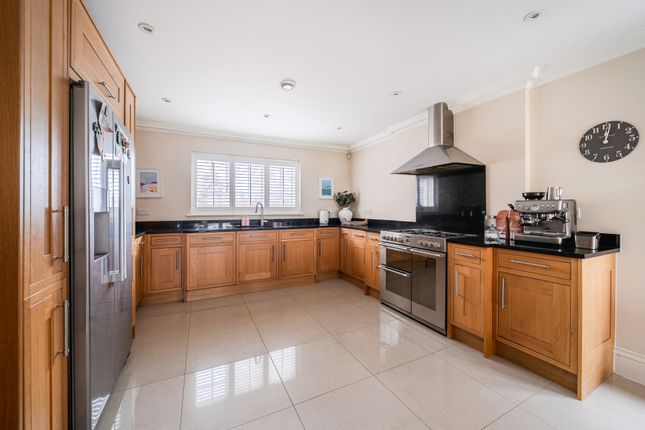 Willowdene, Spoil Lane, Farnham photo 2